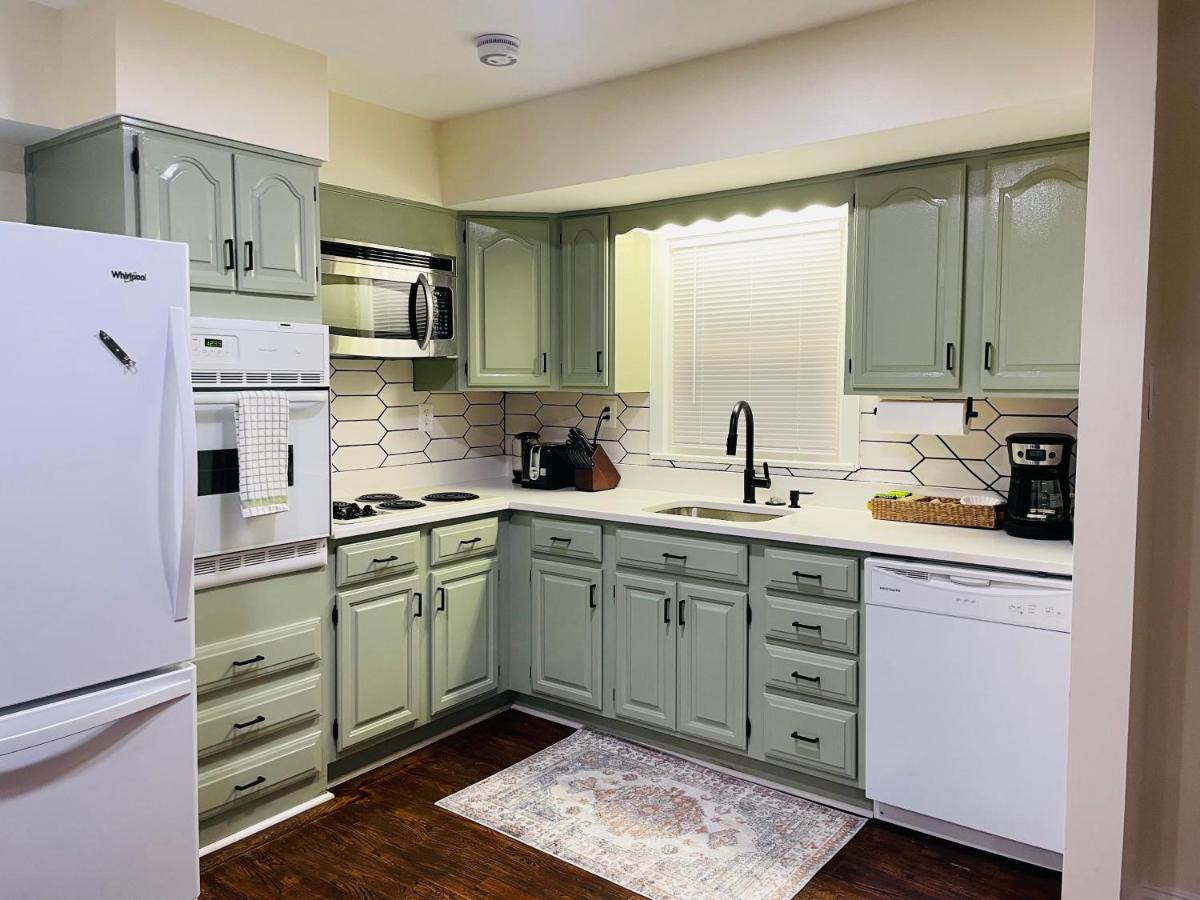 Newly Renovated Charming Home With Parking Форт-Вашингтон Екстер'єр фото